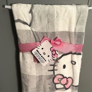 Hello Kitty Viral Blanket